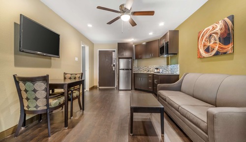 Suite, 2 Queen Beds, Non Smoking, Kitchen (with Sofabed)