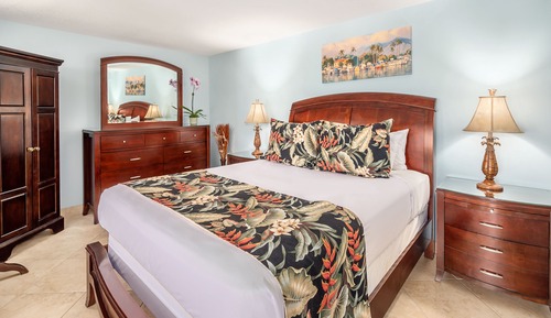 Room, 1 Bedroom, Mountain View (Plus Den)