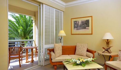 Senior Suite, Garden View