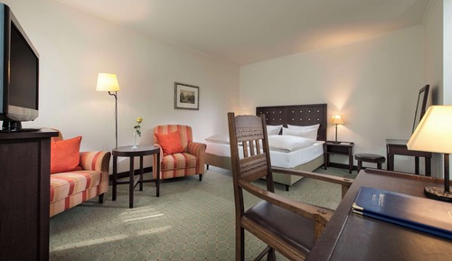 Executive Room, 1 Queen Bed, Accessible (Quiet Location)