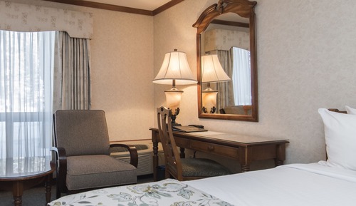 Deluxe Room, 1 Queen Bed