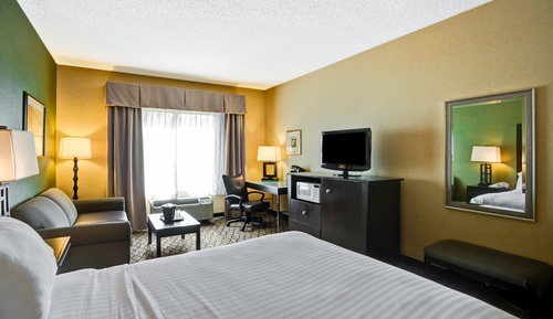 Suite, 1 King Bed, Accessible Bathtub (Mobility Accessible)
