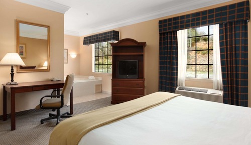 Suite, 1 King Bed, Non Smoking, Jetted Tub