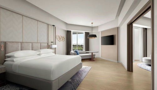 Executive Suite, 1 Double Bed, Pool View
