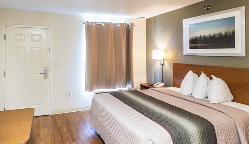 Standard Studio, 1 Queen Bed, Accessible, Non Smoking