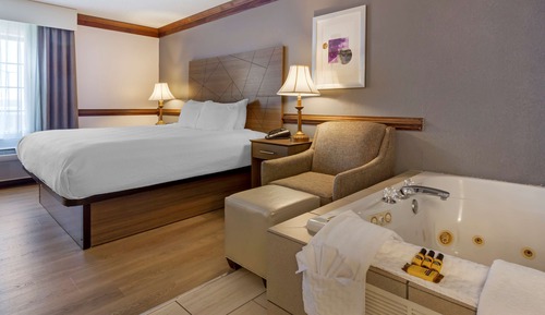 Suite, 1 King Bed, Non Smoking, Jetted Tub
