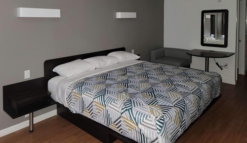 Room, 1 King Bed, Accessible, Non Smoking (Access Tub)