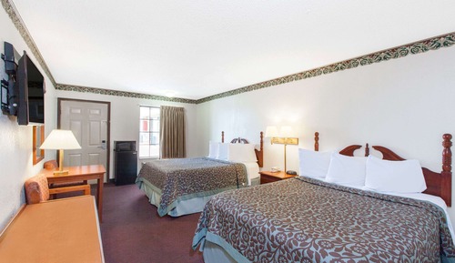Room, 2 Queen Beds, Smoking