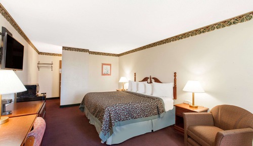 Room, 1 King Bed, Smoking