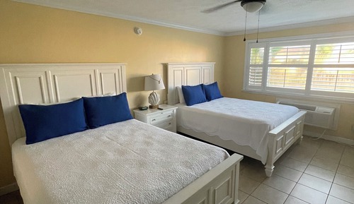South Cottage, 2 Queen Beds, Ocean View (Roadside)