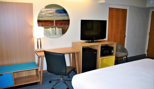 Business Room, 2 Double Beds, Non Smoking (Newly Renovated)