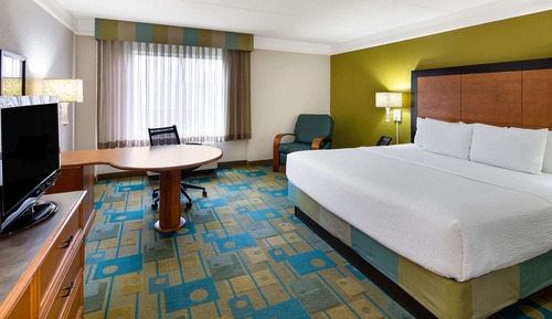 Executive Room, 1 King Bed, Non Smoking