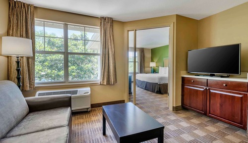 Suite, 1 King Bed with Sofa bed, Non Smoking
