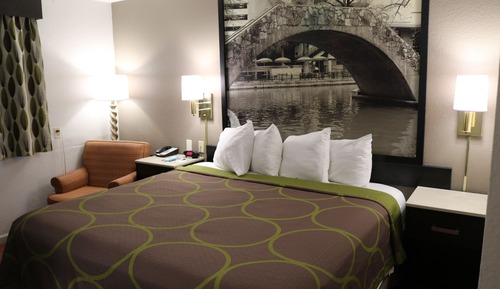 Room, 1 King Bed, Non Smoking