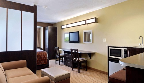 Studio Suite, 1 Queen Bed, Non Smoking