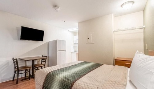 Standard Studio, 1 Queen Bed