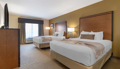 Standard Room, 2 Queen Beds, Refrigerator & Microwave, Mountain View
