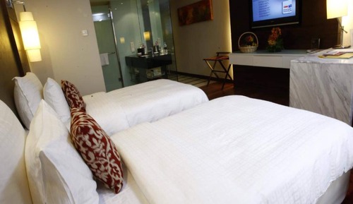 Club Twin Room