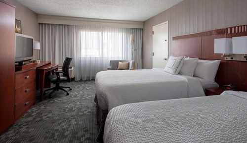 Suite, Multiple Beds (Balcony Poolview)