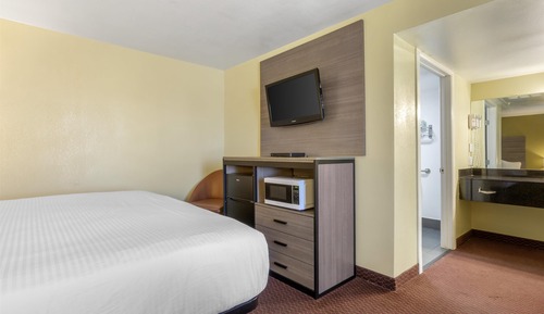 Room, 1 King Bed, Accessible