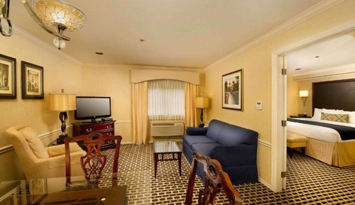 Suite, 1 King Bed, Non Smoking, Jetted Tub