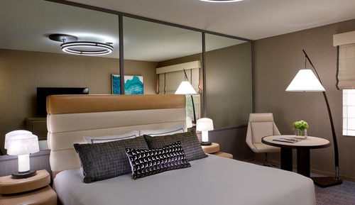 Deluxe Room, 1 King Bed (C1)