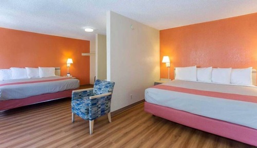 Deluxe Room, Multiple Beds, Non Smoking, Refrigerator