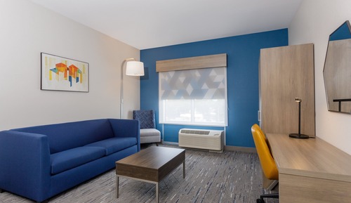Suite, 1 King Bed, Accessible (Mobility, Accessible Tub)