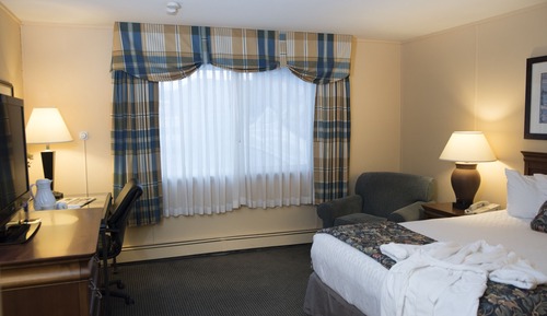 Standard Room, 1 Queen Bed