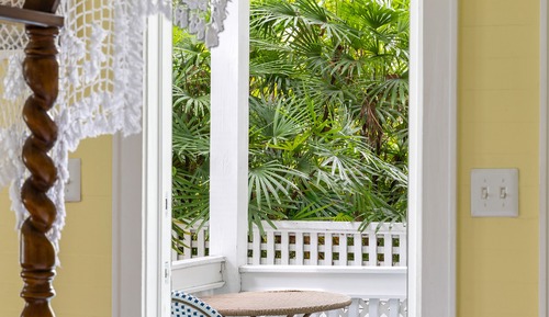 Classic King Balcony - James House