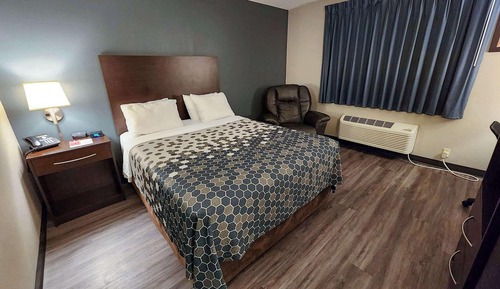 Standard Room, 1 Queen Bed, Non Smoking