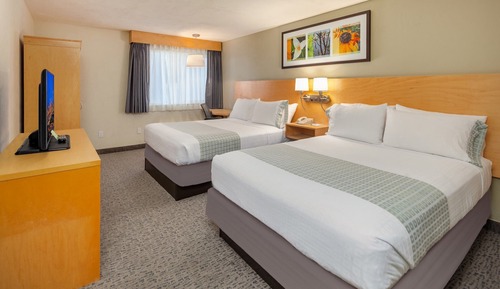 Suite, 2 Queen Beds, Non Smoking, Kitchenette (with Sofabed)