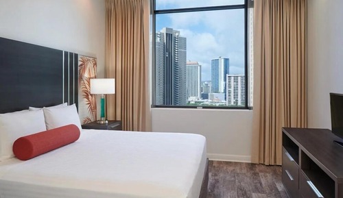 Luxury Suite, 1 King Bed, Kitchen
