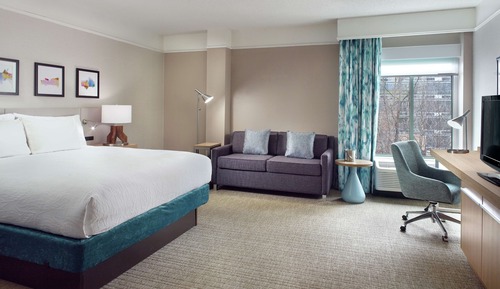 Deluxe Room, 1 King Bed with Sofa bed