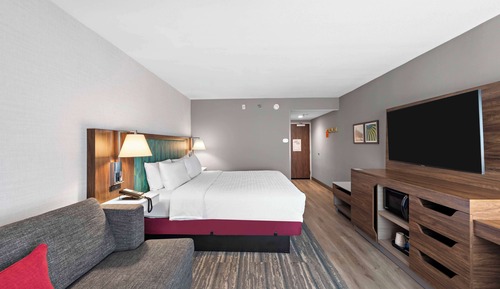 Room, 1 King Bed, Accessible (Mobility, Hearing, Roll-In Shower)