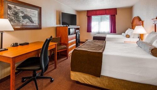 Standard Room, 2 Queen Beds, Non Smoking, Refrigerator & Microwave (with Sofabed)