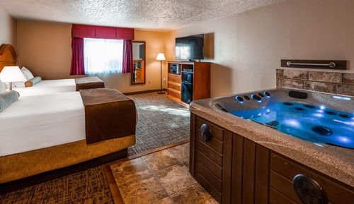 Standard Room, 2 Queen Beds, Non Smoking, Hot Tub