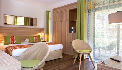 Family Room, Multiple Beds, Terrace