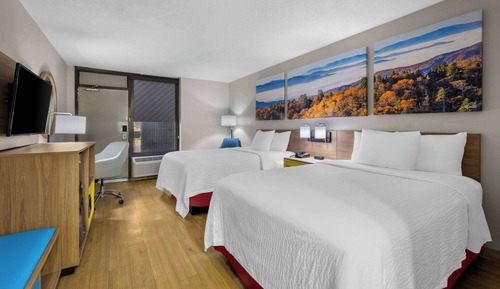 Room, 2 Double Beds, Bathtub Grab Bars, Non Smoking
