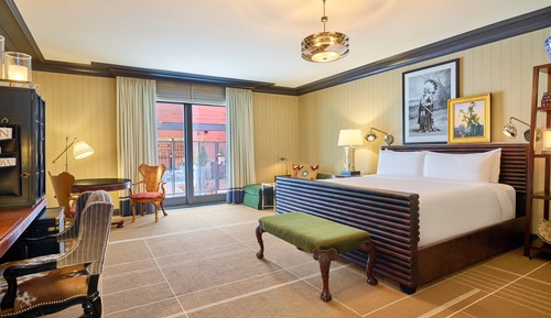 Junior Suite, Poolside