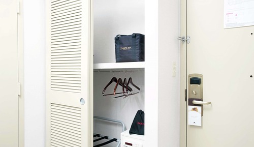 Room, 1 King Bed, Accessible (Mobility & Hearing, Roll-in Shower)