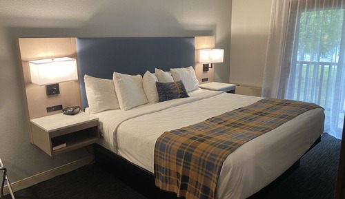 Standard Room, 1 Queen Bed, Accessible, View