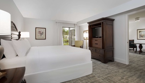 One bedroom Suite 1 King Bed