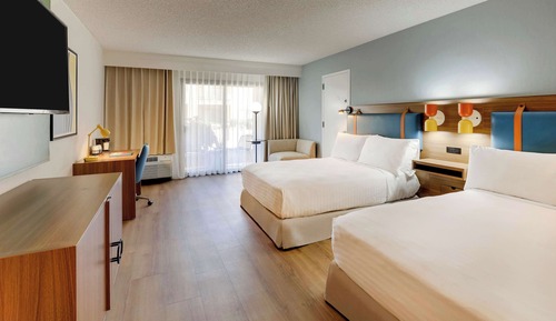 Room, 2 Double Beds, Accessible (Mobility/Hearing Tub)