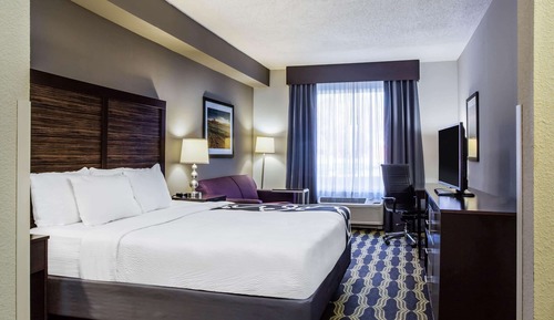 Suite, 1 King Bed, Non Smoking