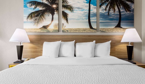 Standard Room, 1 King Bed