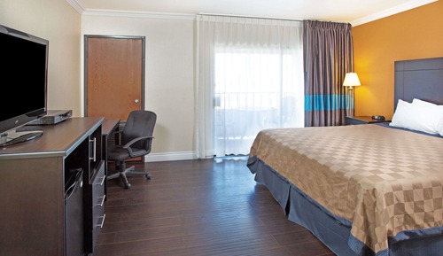 Room, 1 King Bed, Non Smoking, Ocean View