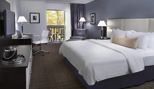 Deluxe Room, 1 King Bed
