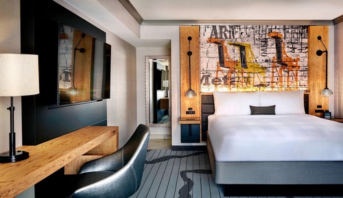 Room, 1 King Bed, Bay View (Mobility Accessible, Tub)