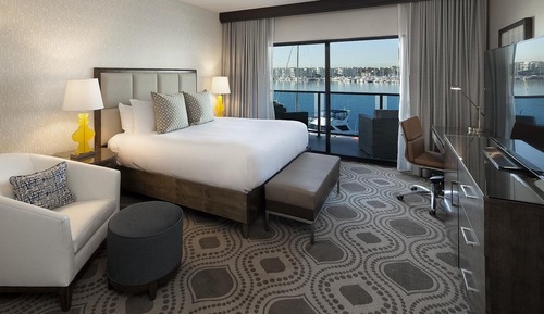 Deluxe Room, 1 King Bed, Balcony, Marina View